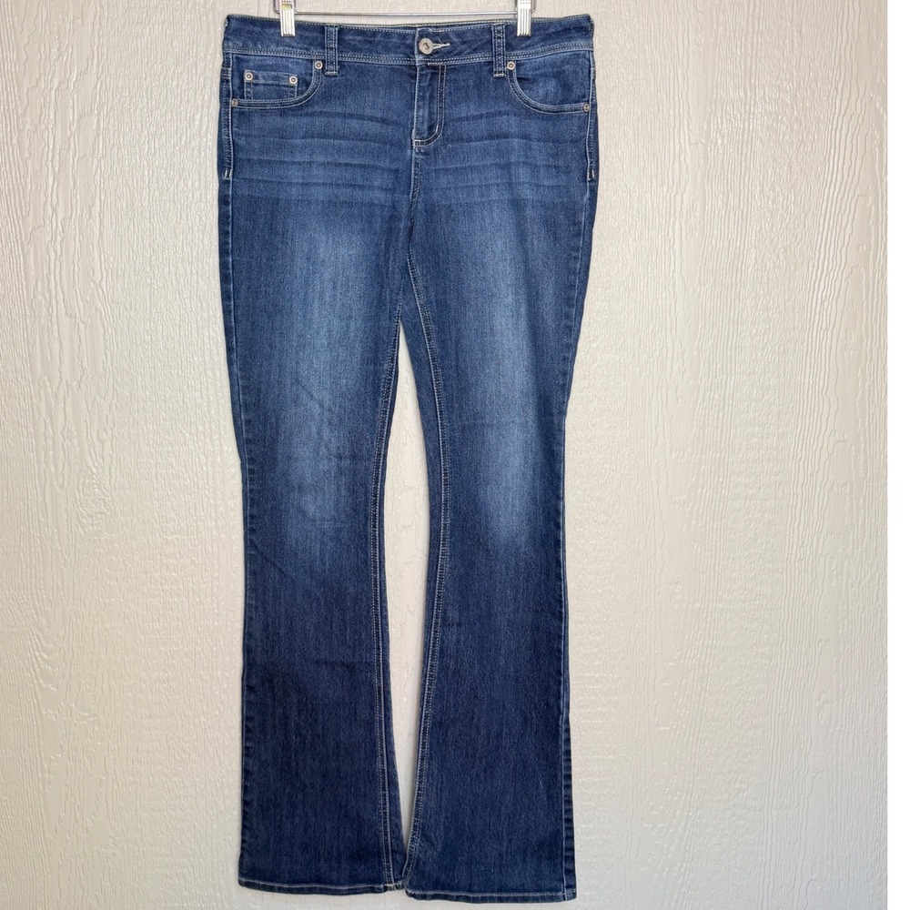 Maurices Womens Bootcut Jeans Medium Wash Blue Denim Size 9/10 Long